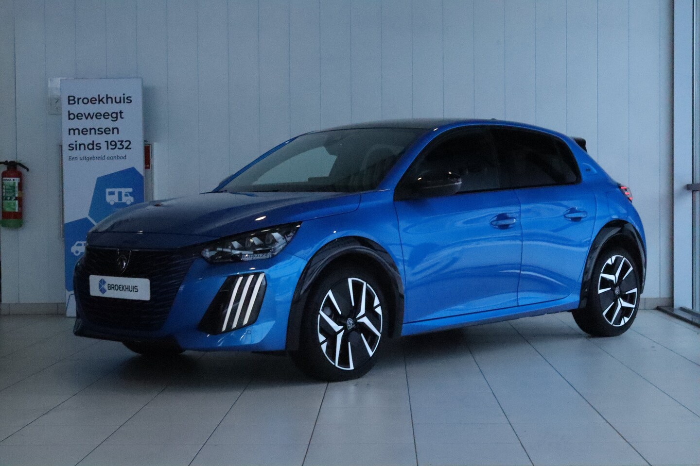 Peugeot 208 - Hybrid 110 e-DCS6 GT Panoramadak | Carplay | Cruise Control | Camera | Climate | Keyless - AutoWereld.nl