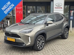 Toyota Yaris Cross - 1.5 Hybrid 115 FIRST EDITION NL-AUTO STOEL/STUURVERW PARK-SENSOREN BLIND SPOT KEYLESS 17''