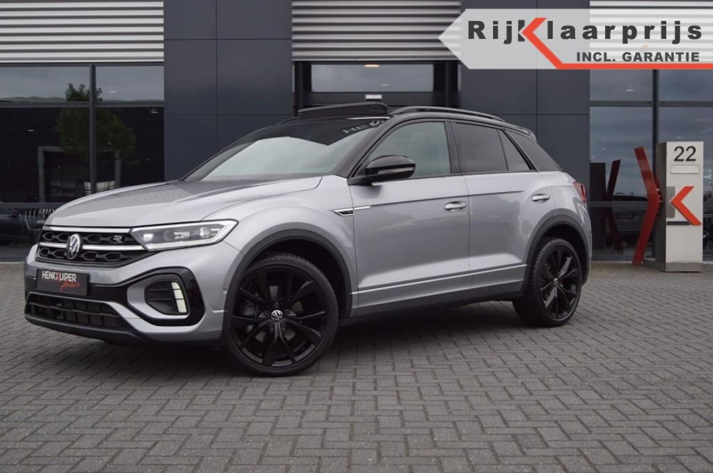 Volkswagen T-Roc - 1.5 TSI DSG R-Line Black /Panodak/19 Inch LM /Camera / IQ Matrix LED/ ACC - AutoWereld.nl