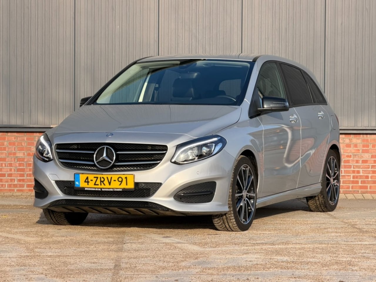 Mercedes-Benz B-klasse - B180 CDI Camera / Navigatie / Xenon - AutoWereld.nl
