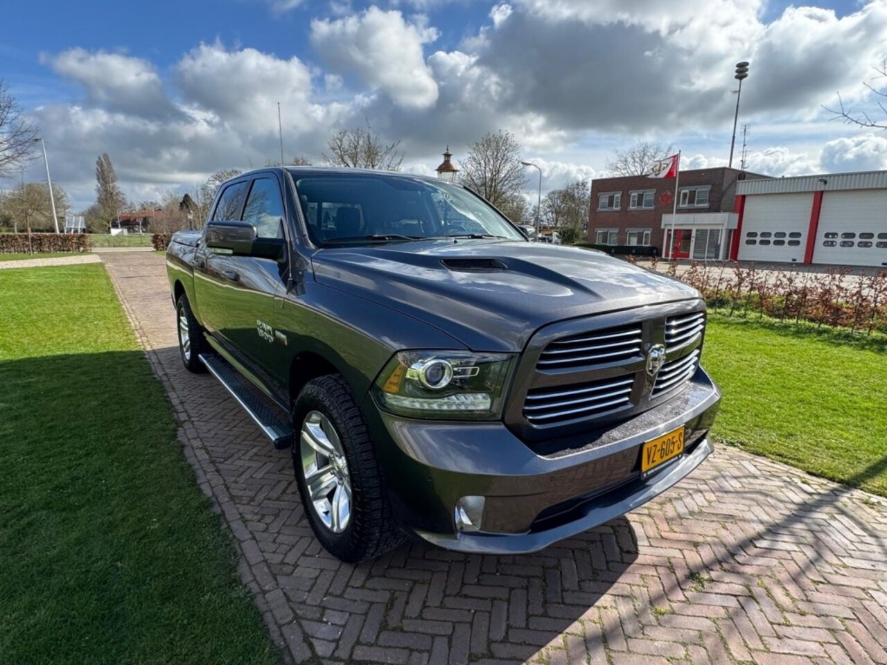 Dodge Ram 1500 - 1500 5.7 Hemi 4WD - AutoWereld.nl