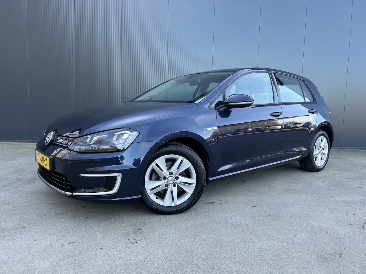 Volkswagen e-Golf - CAMERA NAVI CRUISE ECC PARK ASSISTENT LMV - AutoWereld.nl