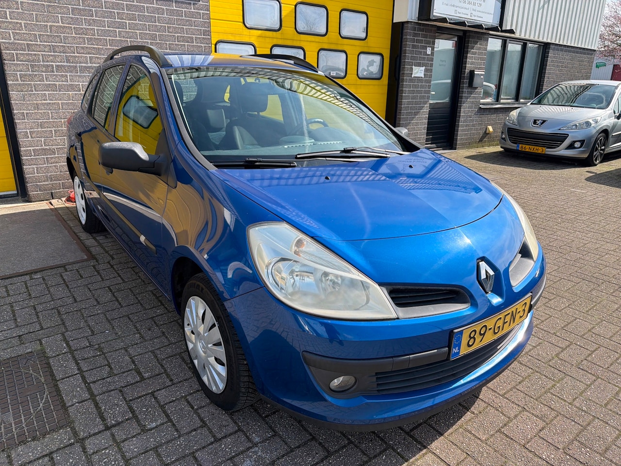 Renault Clio Estate - 1.2-16V Corporate|APK 3-27|BJ 2008 - AutoWereld.nl