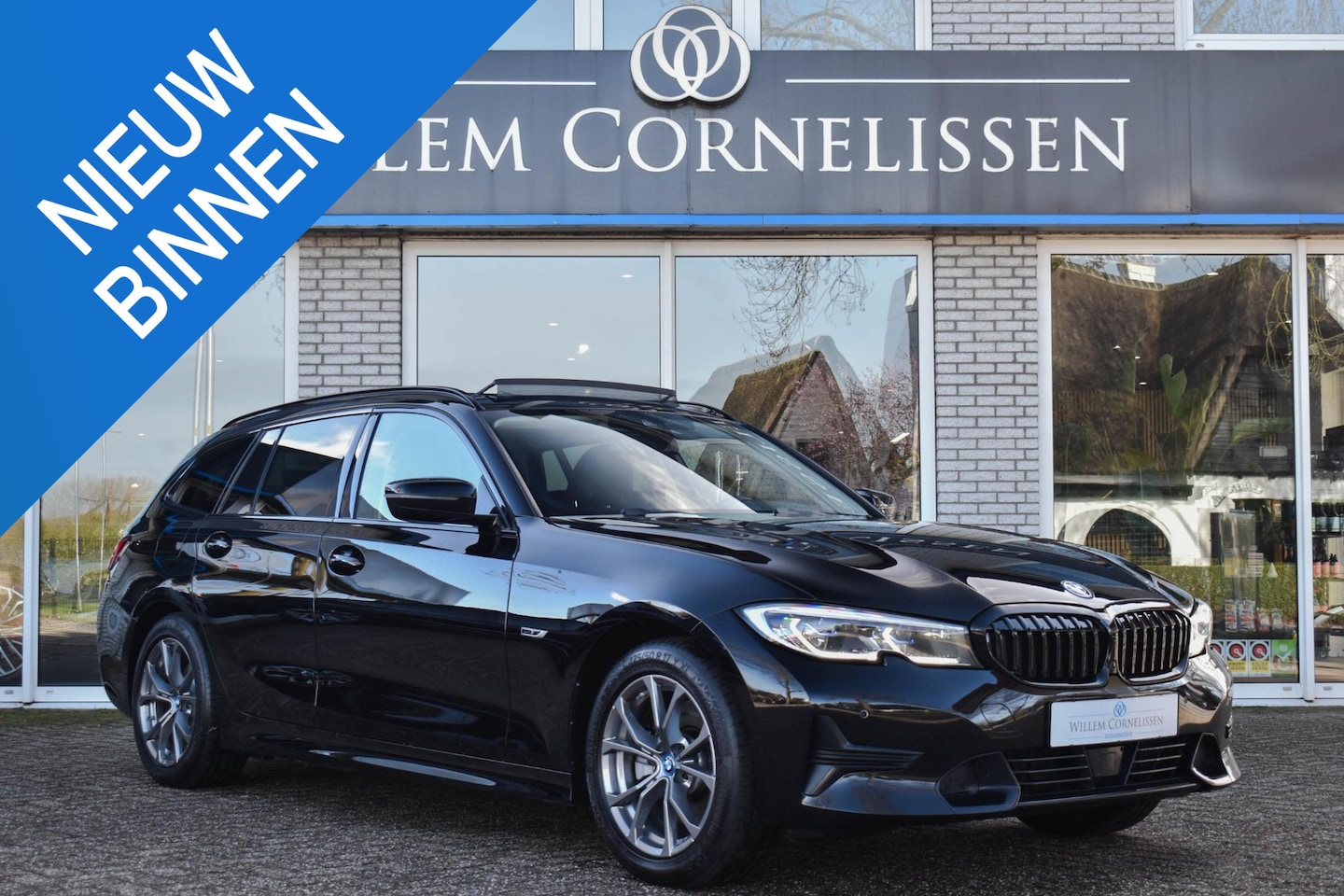 BMW 3-serie Touring - 320e Panoramadak ACC Trekhaak Stuur/Stoelverwarmin - AutoWereld.nl