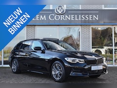 BMW 3-serie Touring - 320e Panoramadak ACC Trekhaak Stuur/Stoelverwarmin