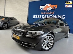 BMW 5-serie - 528i High Executive automaat / bj.2010/ leder / navigatie / trekhaak / cruise / NAP met 23