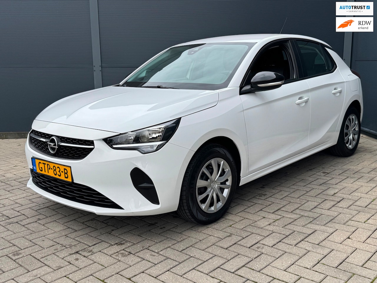 Opel Corsa - 1.2 Facelift /Pdc - AutoWereld.nl