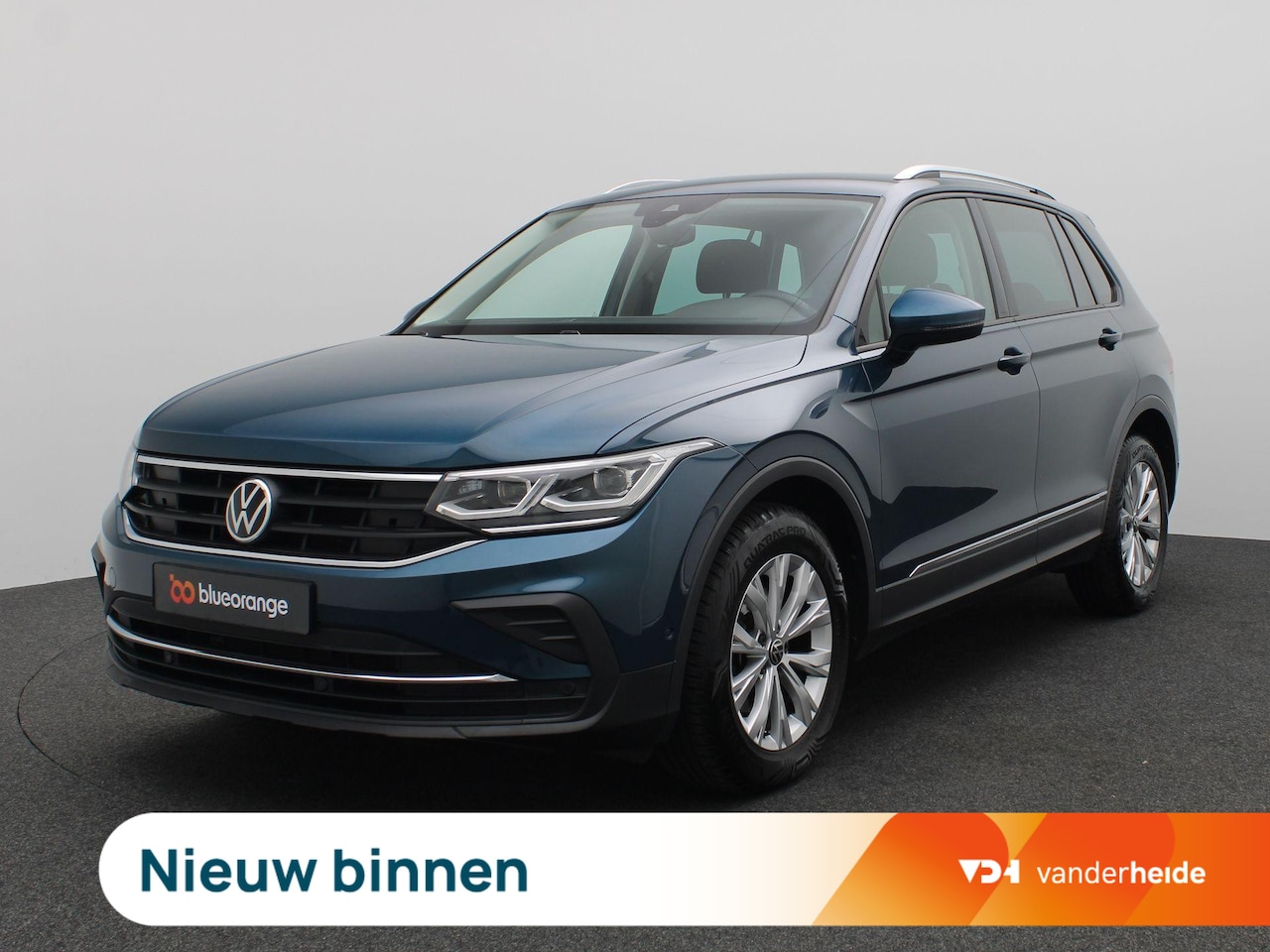 Volkswagen Tiguan - 1.5 TSI Life Business 150PK DSG Trekhaak, Achteruitrijcamera, Keyless, Navi, Adaptieve Cru - AutoWereld.nl