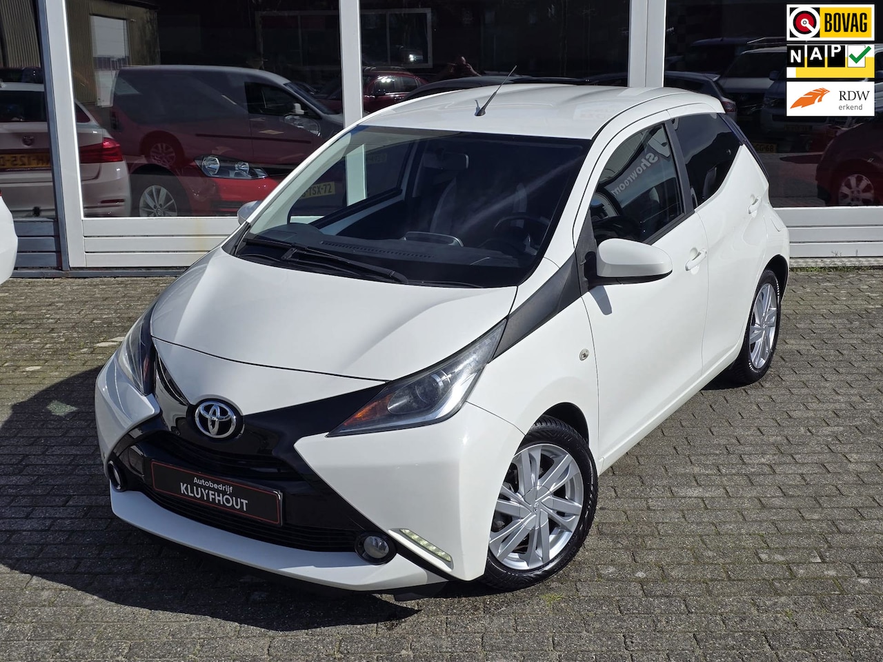Toyota Aygo - 1.0 VVT-i x-sport 1.0 VVT-i x-sport - AutoWereld.nl