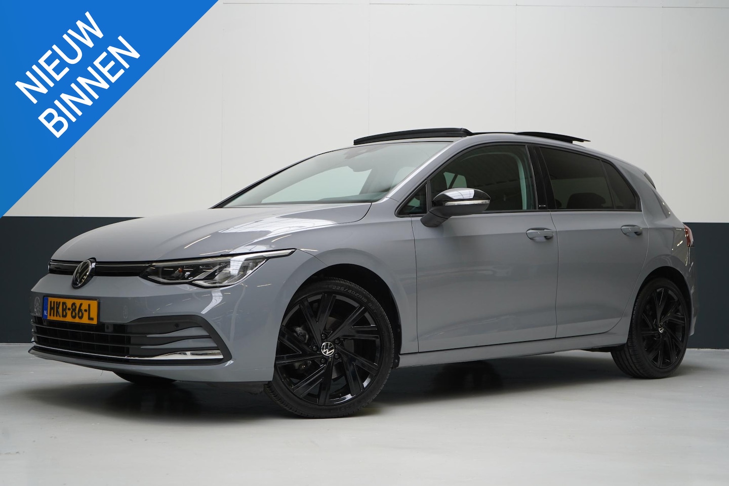Volkswagen Golf - 1.0 eTSI Life Business | Schuifdak | Navigatie | Sfeerverlichting | Adaptive Cruise | Appl - AutoWereld.nl