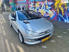 Peugeot 206 CC - 1.6-16V Quiksilver inruil koopje dak werkt geen apk zo mee rijd goed