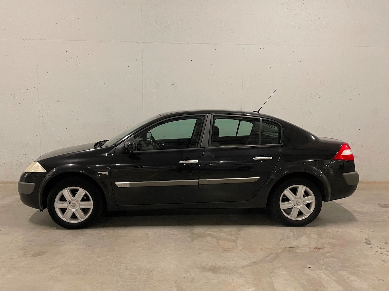 Renault Mégane - 1.6-16V Automaat Airco Cruise Control - AutoWereld.nl