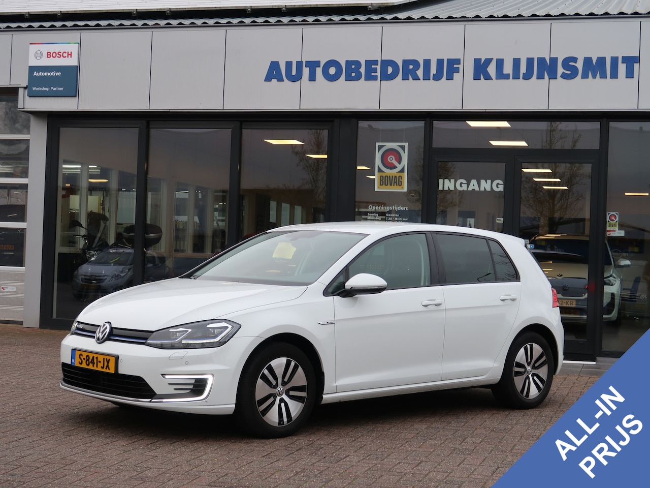Volkswagen e-Golf - e-dition | Navigatie | Wamtepomp | Stoelverw | Led - AutoWereld.nl