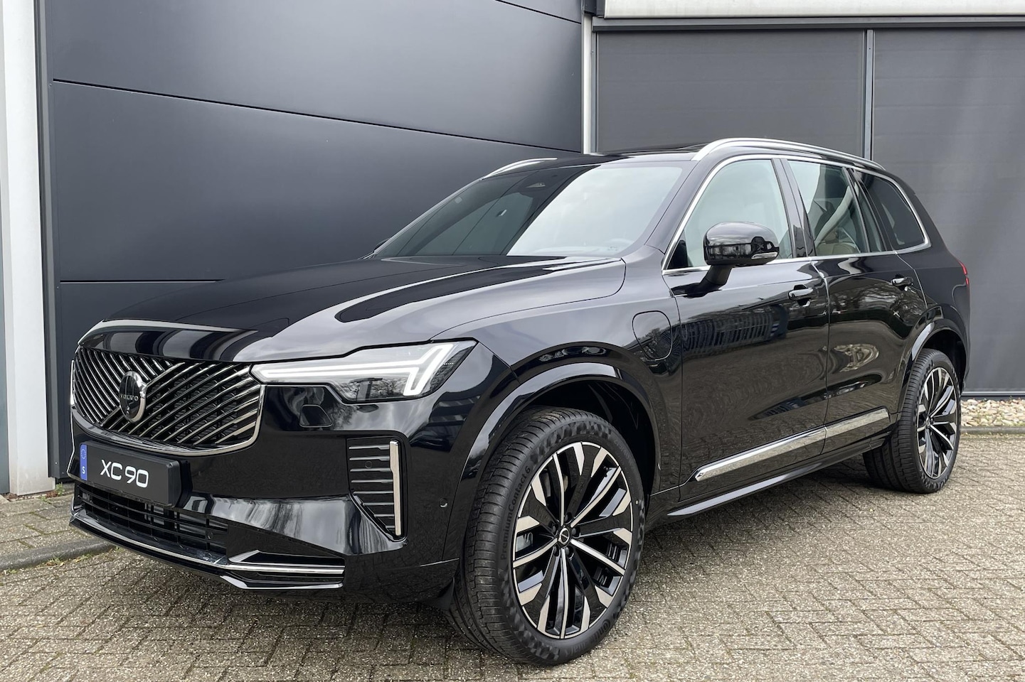 Volvo XC90 - 2.0 T8 Plug-in hybrid AWD Ultra Bright | Direct Beschikbaar | 360º Parkeercamera | Harman - AutoWereld.nl