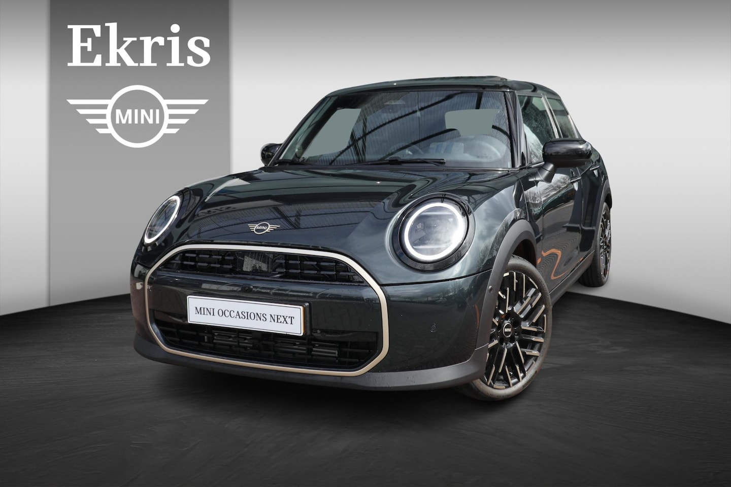 MINI Cooper - 5-deurs C | Favoured Trim + Pakket XL - AutoWereld.nl