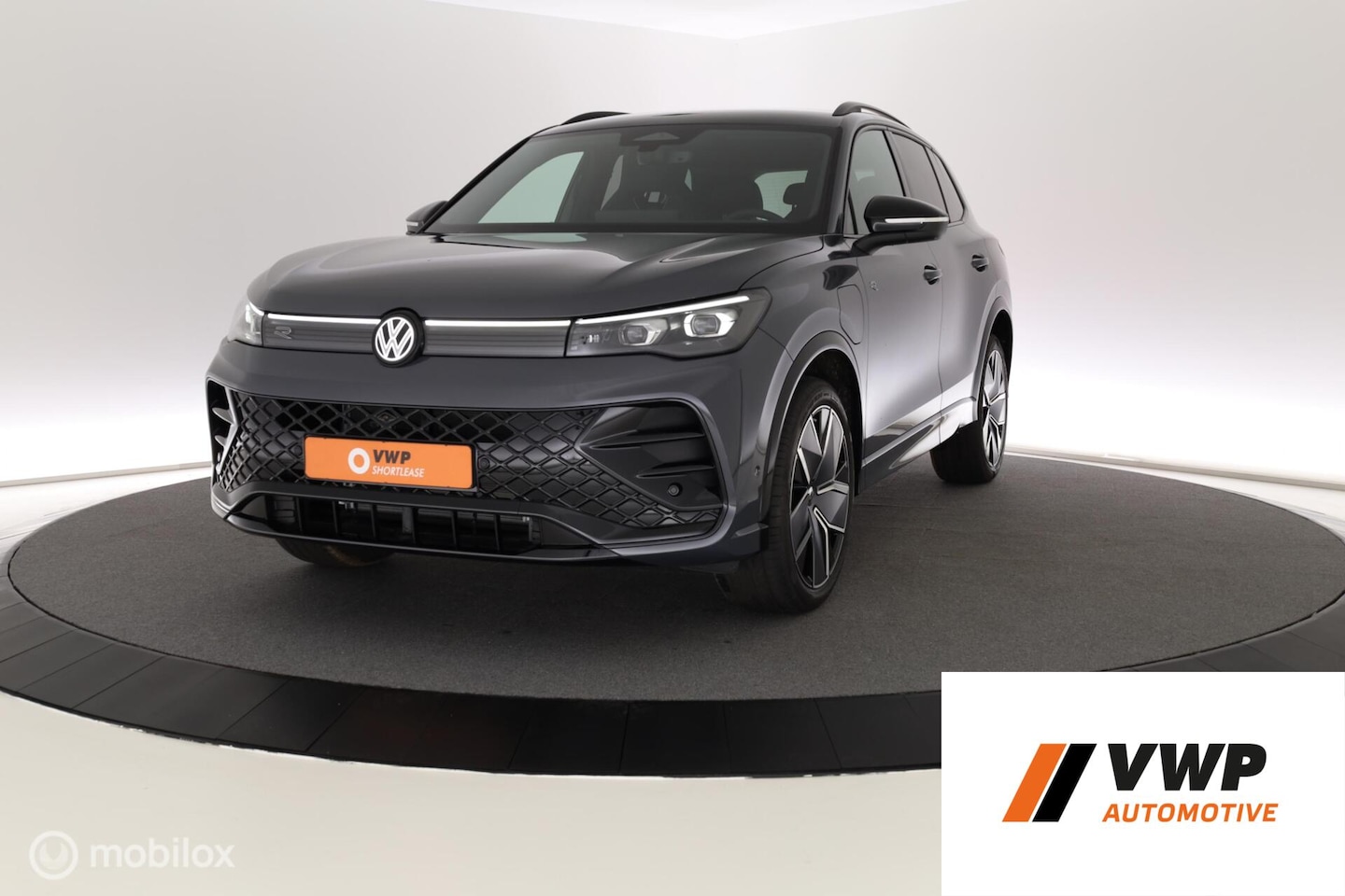 Volkswagen Tiguan - R-Line 272PK eHybrid DSG 2026 Facelift*BLACKSTYLE April - AutoWereld.nl