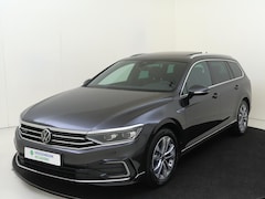 Volkswagen Passat Variant - 1.4 TSI PHEV GTE Business | SoH 98% | Panoramadak | Trekhaak | Standkachel |Parkeerassiste