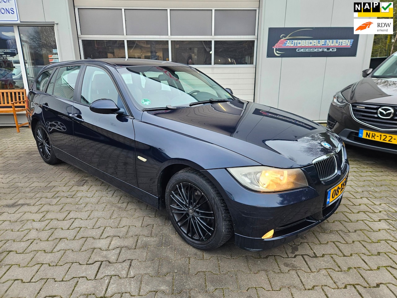 BMW 3-serie Touring - 318i Business Line NAVI..LEER..TREKHAAK - AutoWereld.nl