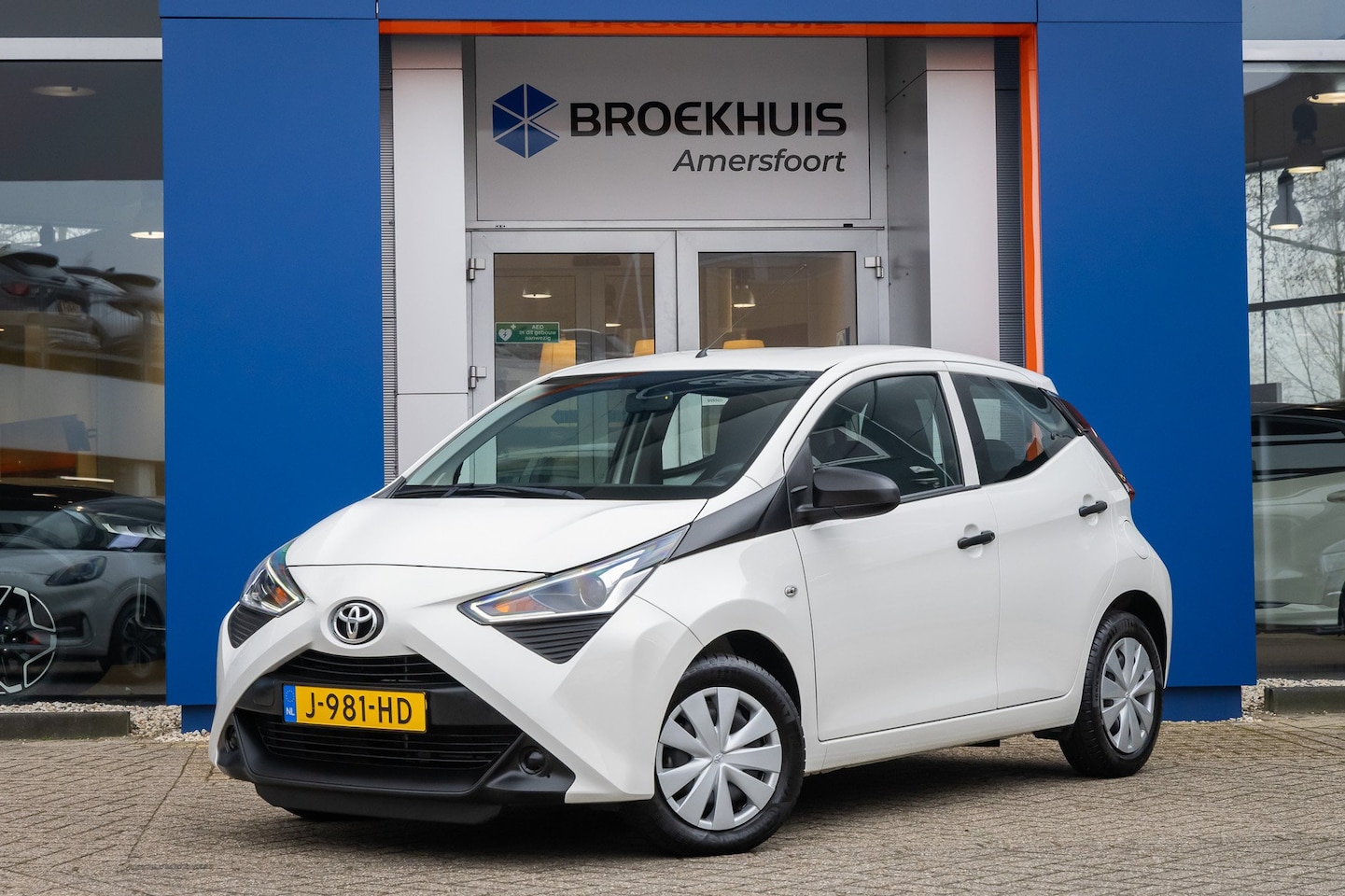 Toyota Aygo - 1.0 VVT-i x-fun | Airco | Bluetooth | Elektrische ramen voor | Centrale deurvergrendeling - AutoWereld.nl