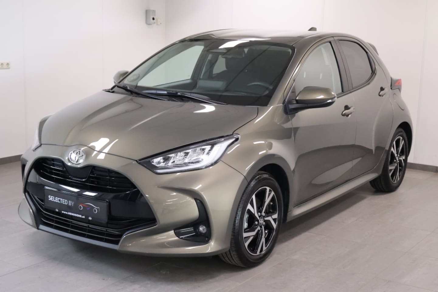 Toyota Yaris - 1.5 Hybride 115 Dynamic | Winterpack - AutoWereld.nl