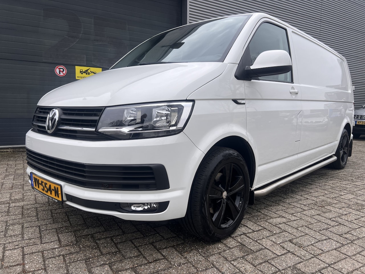 Volkswagen Transporter - 2.0 TDI L2H2 Highline Koelwagen / zonnepanelen op het dak - AutoWereld.nl