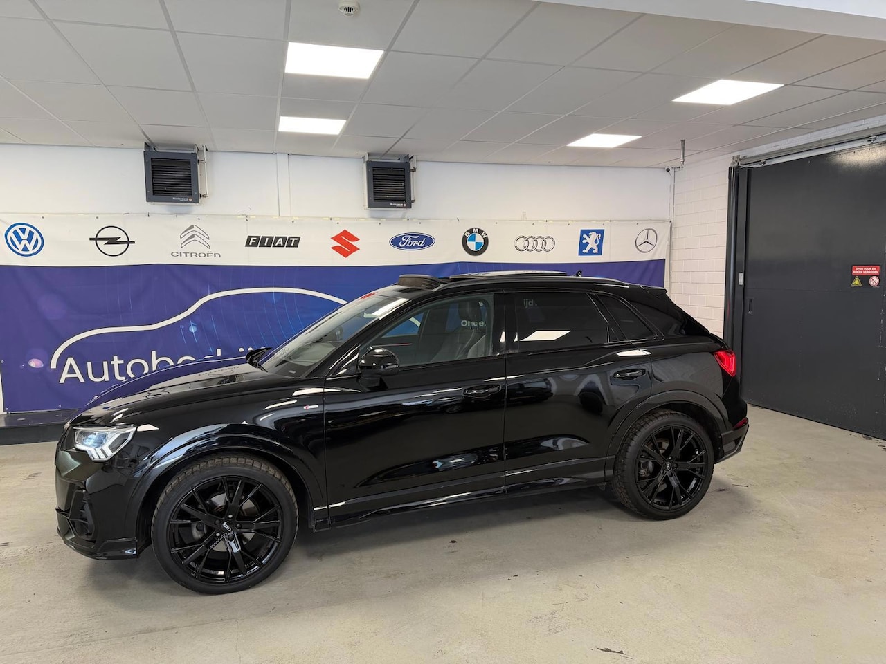 Audi Q3 - 35 TFSI S Line PANO/CARPLAY/AUTOMAAT - AutoWereld.nl