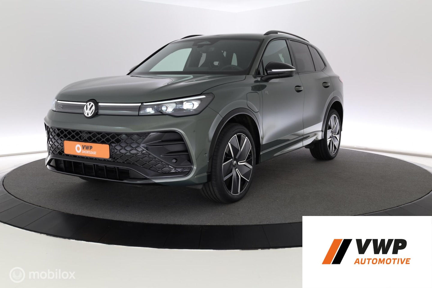 Volkswagen Tiguan - R-Line 1.5 272PK Hybrid DSG APRIL | 2026 *BLACKSTYLE* MEMORY*360* - AutoWereld.nl