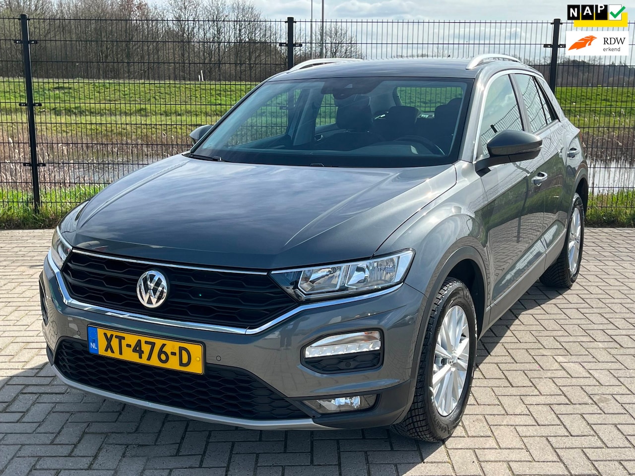 Volkswagen T-Roc - 1.0 TSI Style | 1ste eigenaar | PDC | Carplay | Navi | - AutoWereld.nl