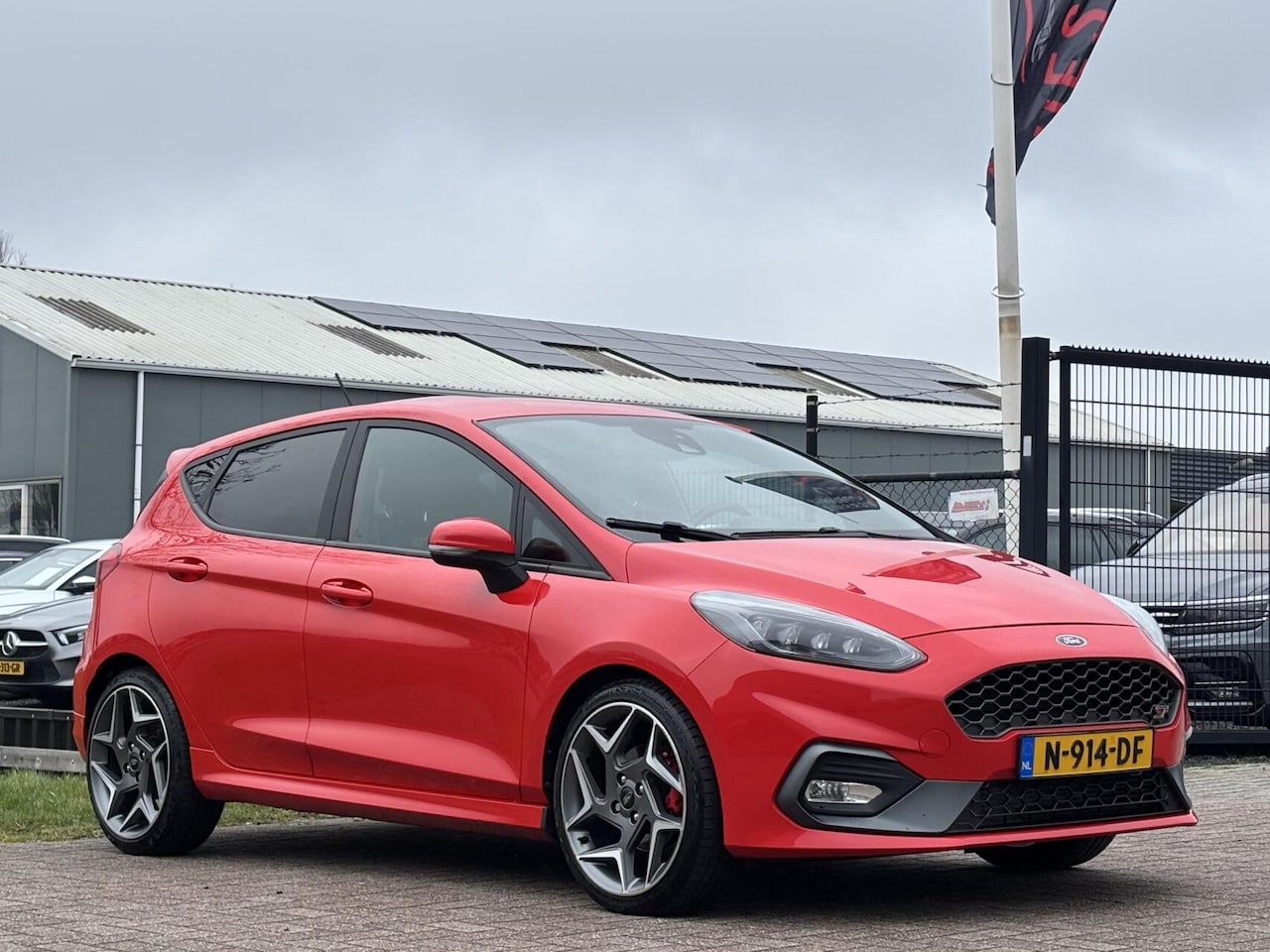 Ford Fiesta - 1.5 EcoBoost ST-3 cruise reco stoelen B&O keyles - AutoWereld.nl