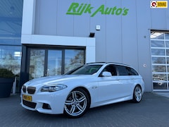 BMW 5-serie Touring - 520d * Leder * Panoramadak * M Pakket * Dealer Onderhouden