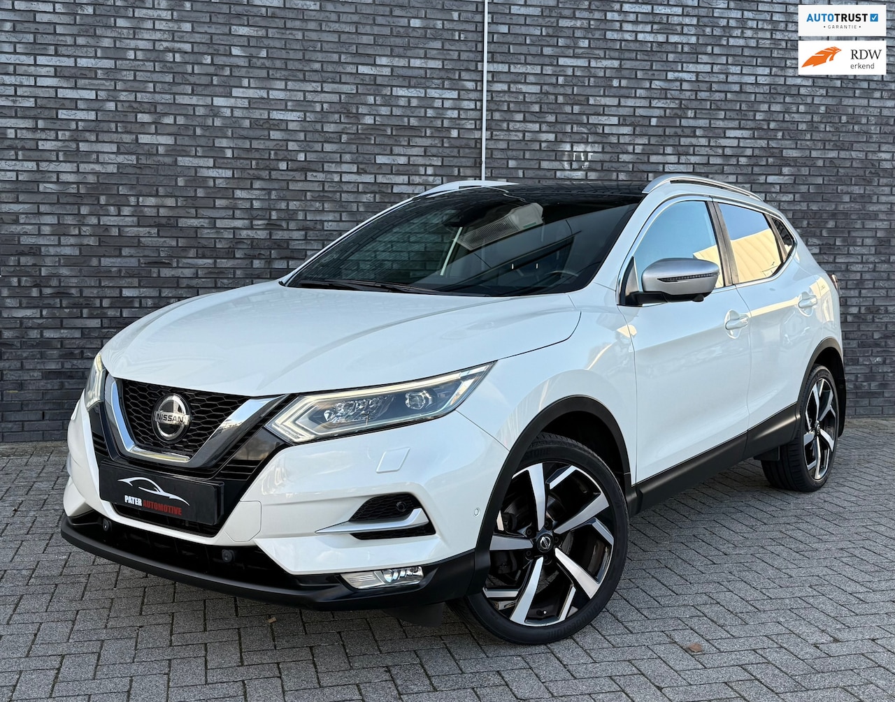 Nissan Qashqai - 1.2 Tekna + Panorama|Camera|Bose|Blindspot|Trekhaak|Full Keyless|Memory stoel met geheugen - AutoWereld.nl