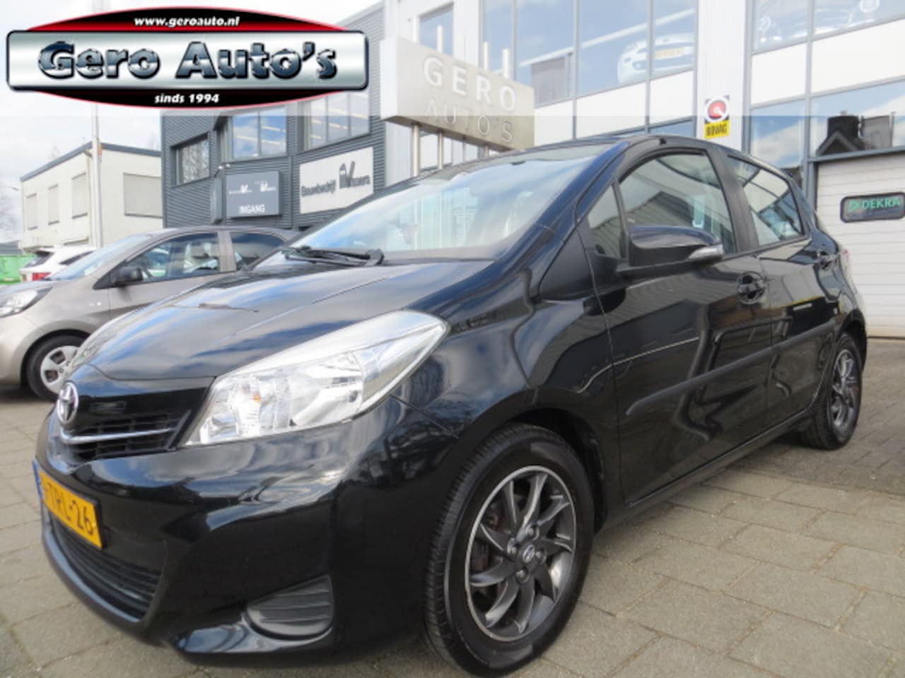 Toyota Yaris - 1.0 VVT-i Now 1.0 VVT-i Now 5 drs,airco,lmv elc pakket pdc - AutoWereld.nl