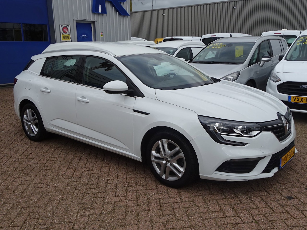 Renault Mégane - VAN 1.5 dCi 110 PK AIRCO NAVIGATIE CRUISE CONTROL SCHUIFDEUR - AutoWereld.nl