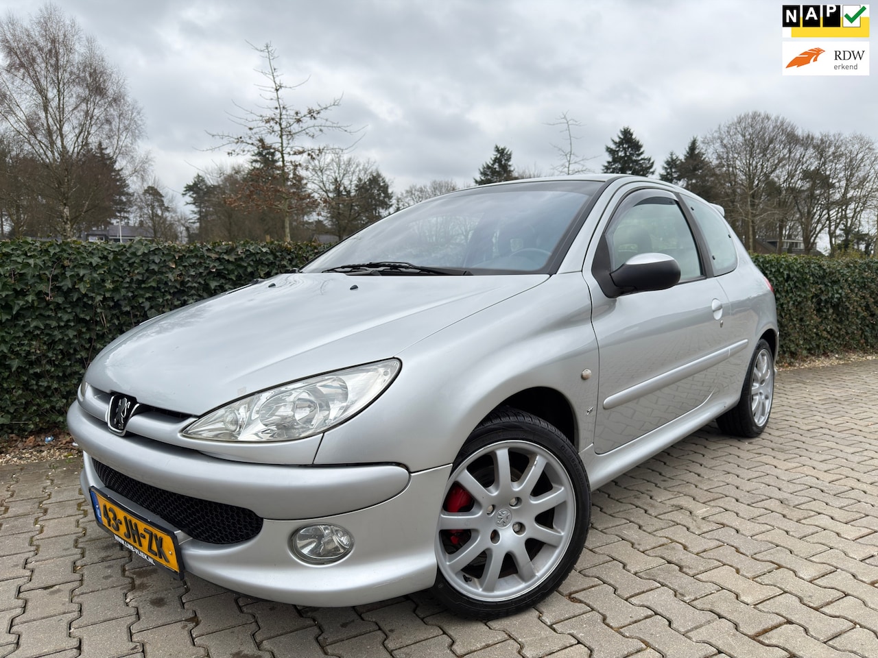 Peugeot 206 - 1.6-16V XS Premium Sport , Clima / Leder / Elec.Pakket / 16" Lm Velgen. - AutoWereld.nl