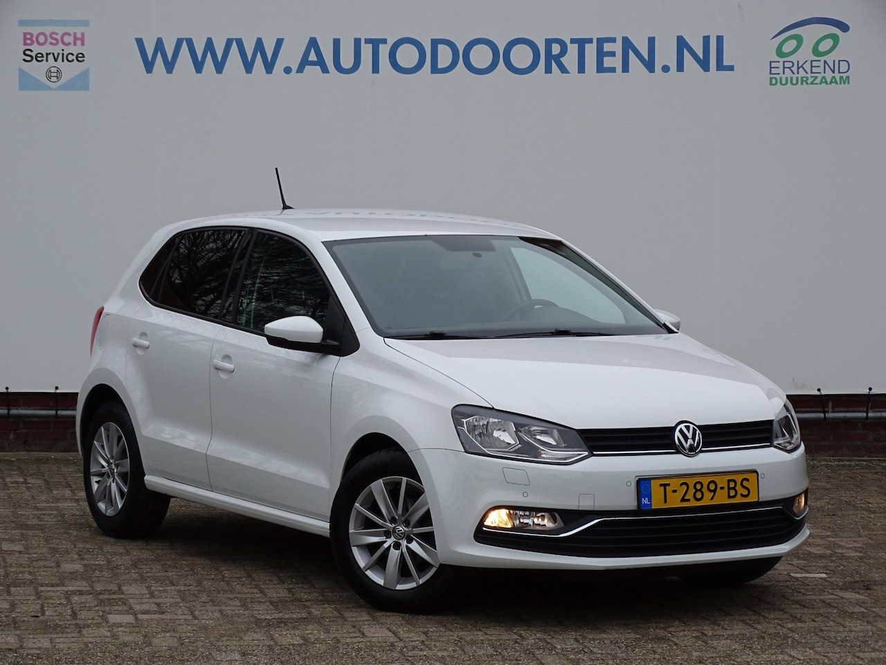 Volkswagen Polo - 1.2 TSI Comfortline Connected Series|Navigatie|Bluetooth|Stoelverw. - AutoWereld.nl