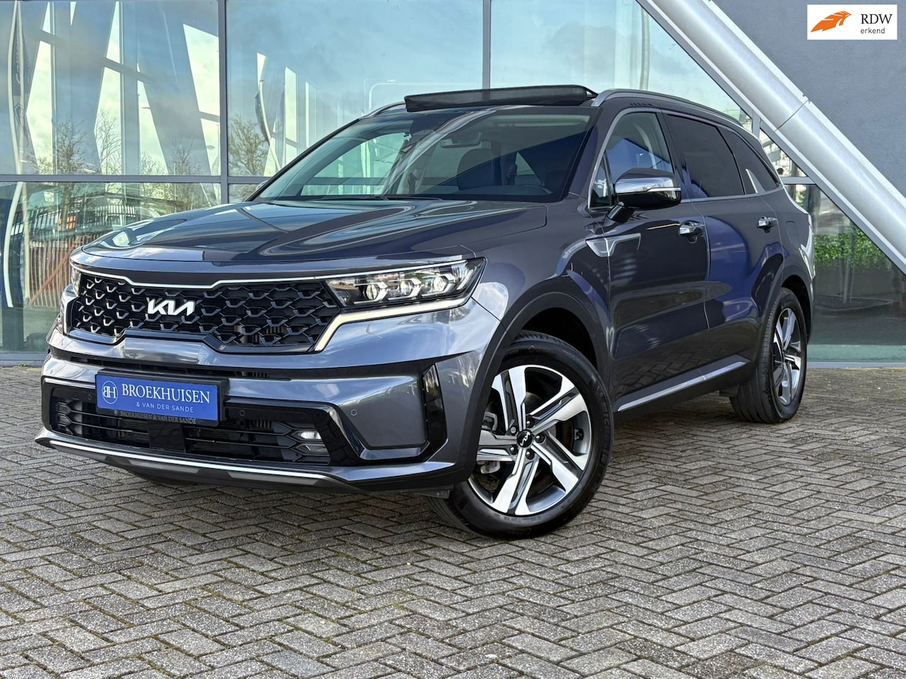 Kia Sorento - 1.6 T-GDi Plug-in Hybrid 4WD ExecutiveLine 7p. 252pk Trekhaak / Panoramadak / Stoelventila - AutoWereld.nl