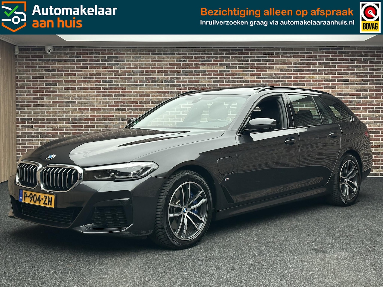 BMW 5-serie Touring - 530e High Executive M Pakket Panorama Elek Stoel Trekhaak - AutoWereld.nl