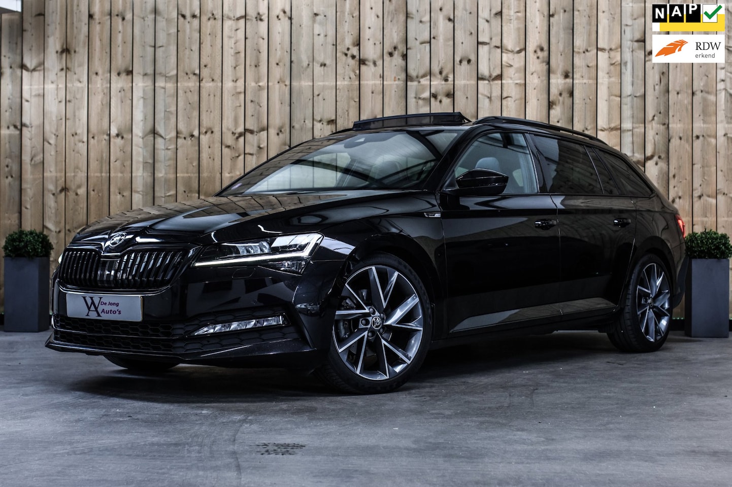 Skoda Superb Combi - 1.5 TSI ACT Sportline *Pano*Canton*Camera*Keyless* - AutoWereld.nl