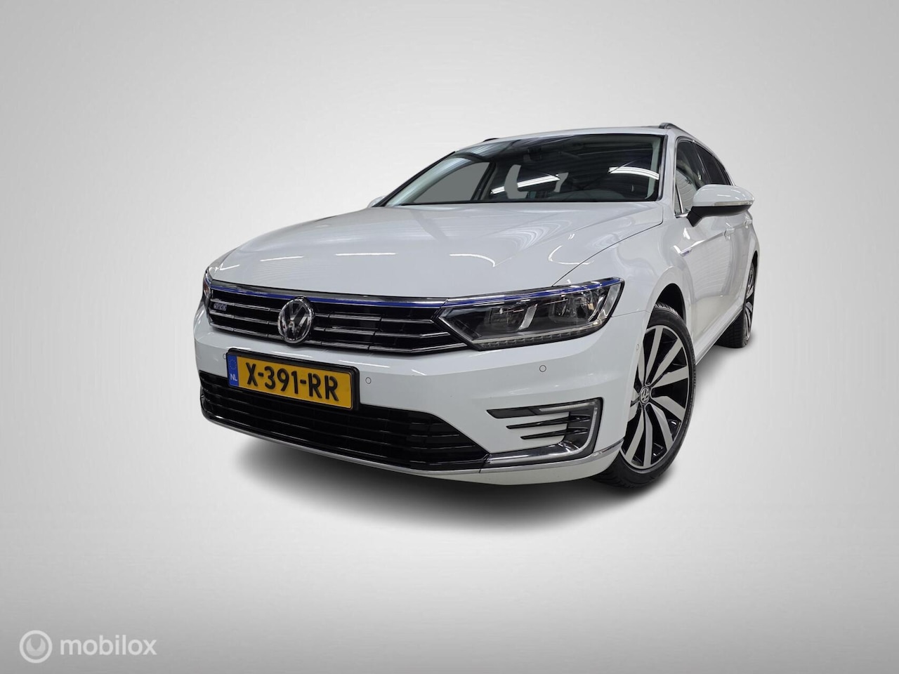 Volkswagen Passat Variant - 1.4 TSI GTE Highline DSG/Pano/ACC - AutoWereld.nl