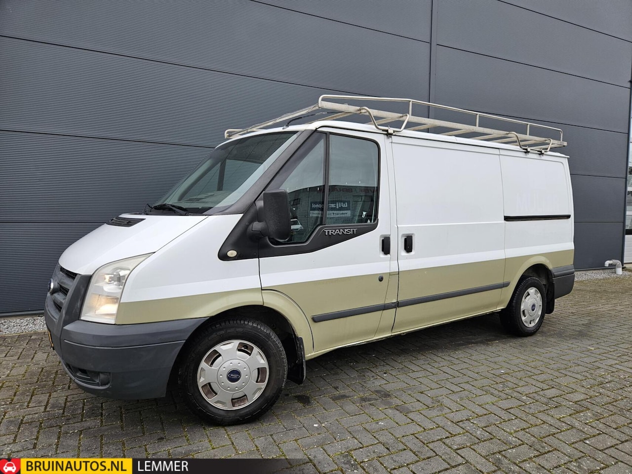 Ford Transit - 2.2 TDCI Airco 116pk 6-bak 2800kg trek - AutoWereld.nl