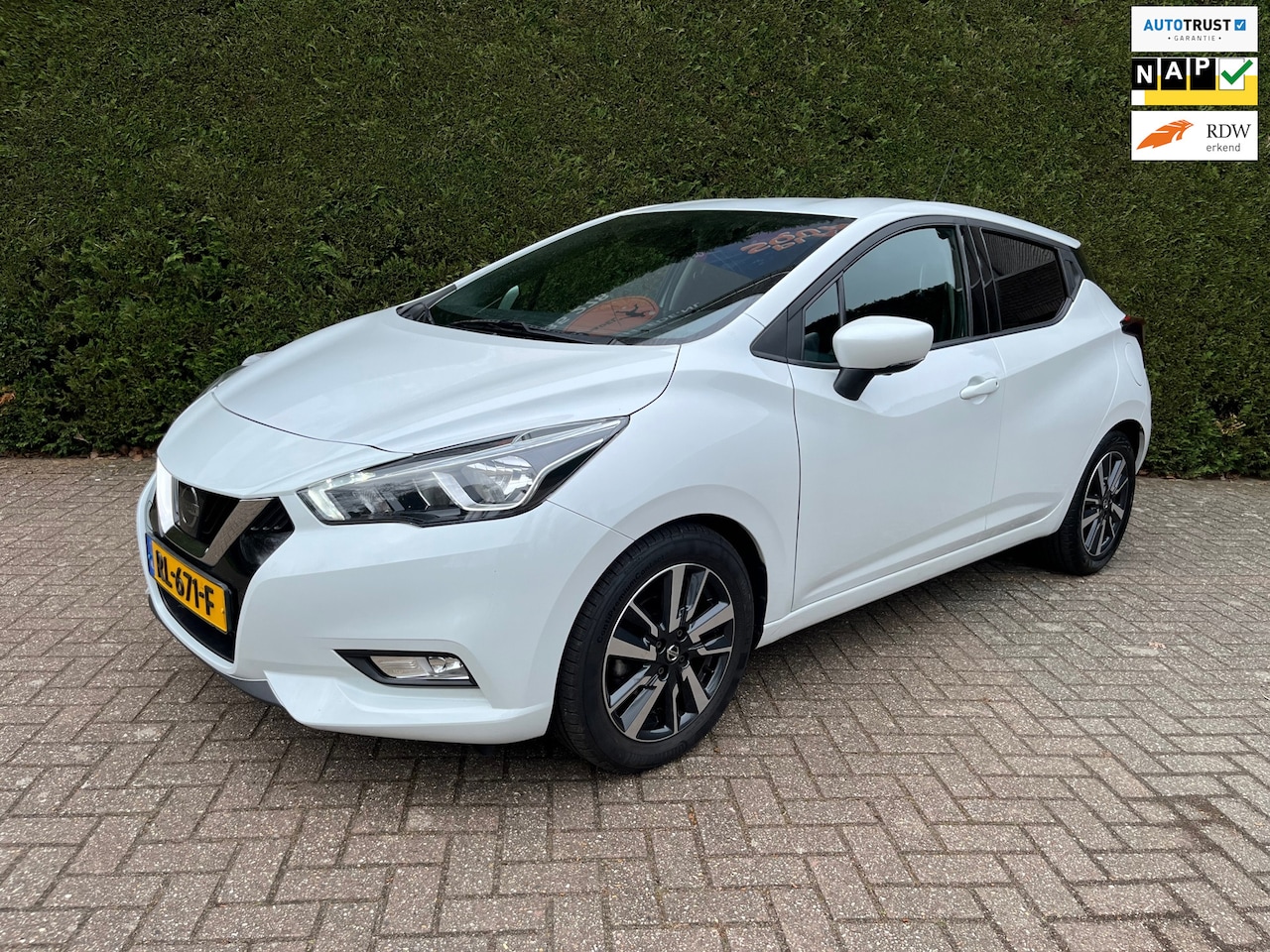 Nissan Micra - 0.9 IG-T N-Connecta Navi, Cruise, Led, 360 camera, pdc, eerste eigenaar ! - AutoWereld.nl