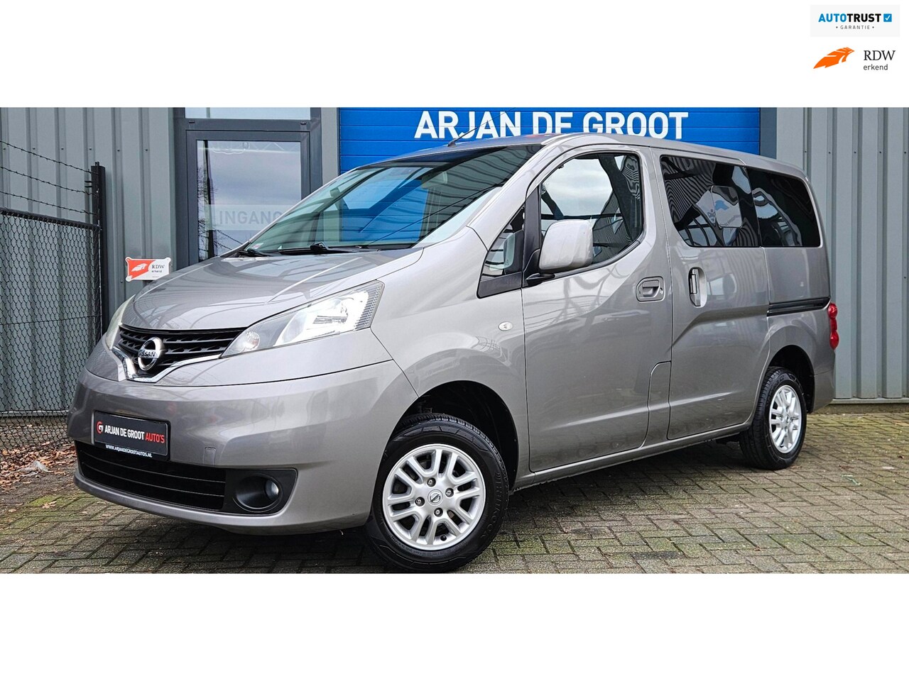 Nissan Evalia - 1.6 110PK 7 Persoons A/C Navi Clima Cruise Camera Keyless - AutoWereld.nl