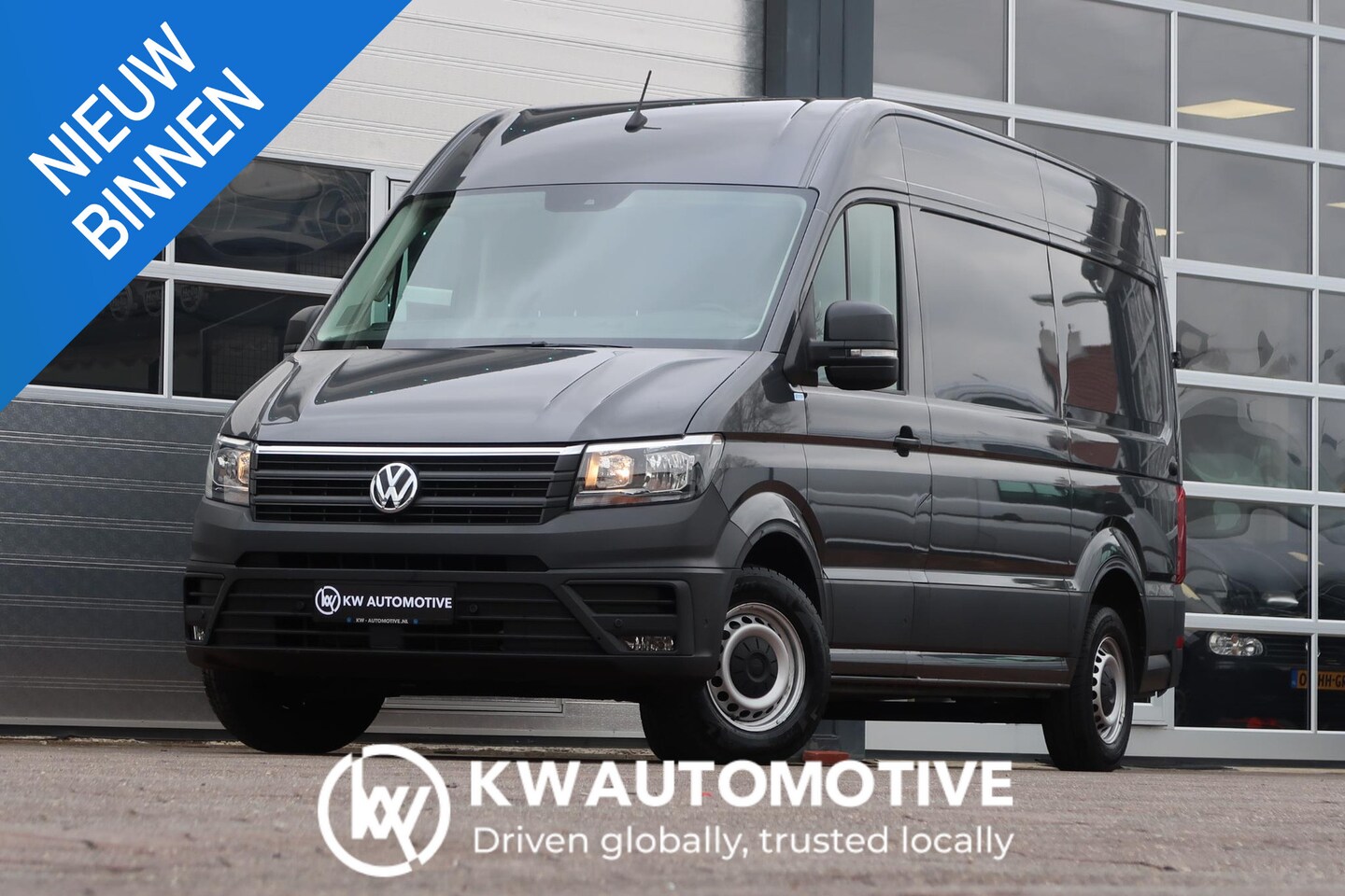 Volkswagen Crafter - 35 2.0 TDI L3H3 AUT/ CAMERA/ CRUISE/ NAVI/ TREKHAAK/ ETC.. - AutoWereld.nl