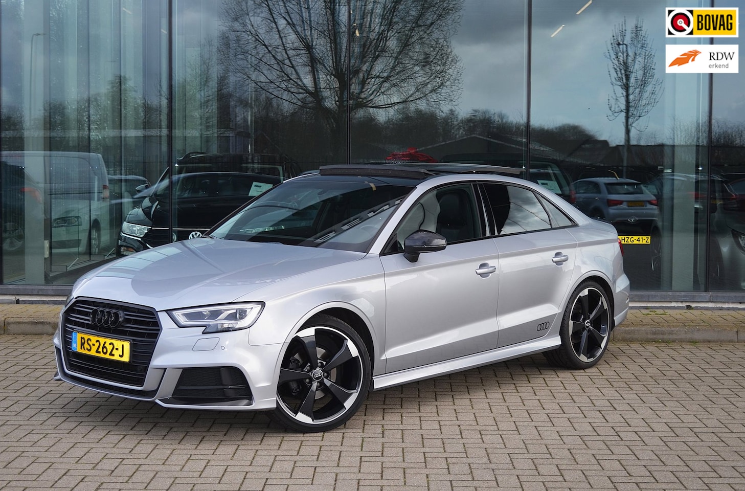 Audi A3 Limousine - 1.5 TFSI CoD Sport S Line | Pano | B&O | Automaat - AutoWereld.nl