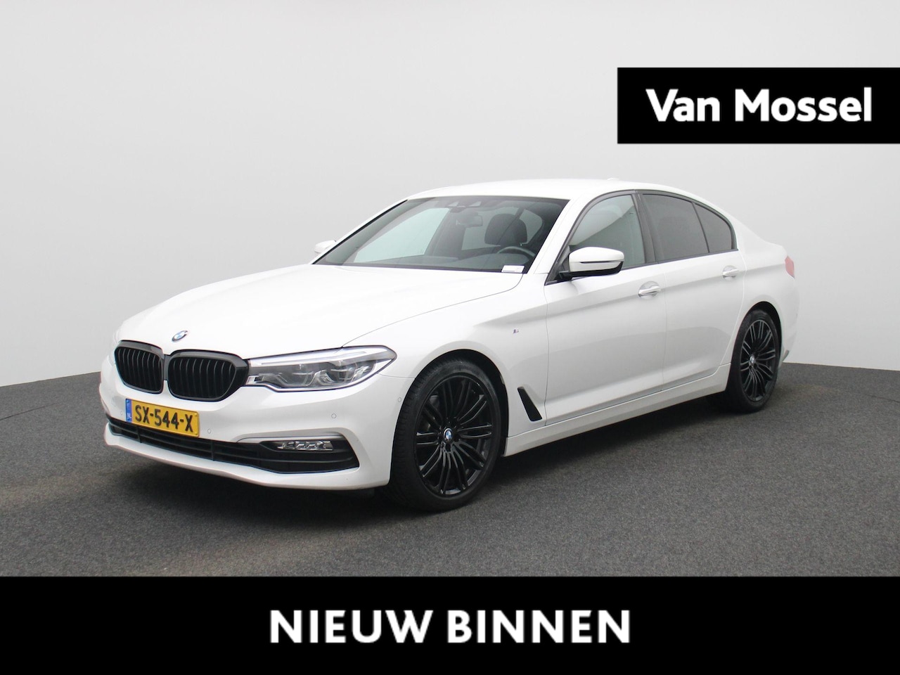 BMW 5-serie - 520i High Executive | LEDER | MEMORY STOEL | CAMERA | NAVIGATIE | STOELVERWARMING - AutoWereld.nl