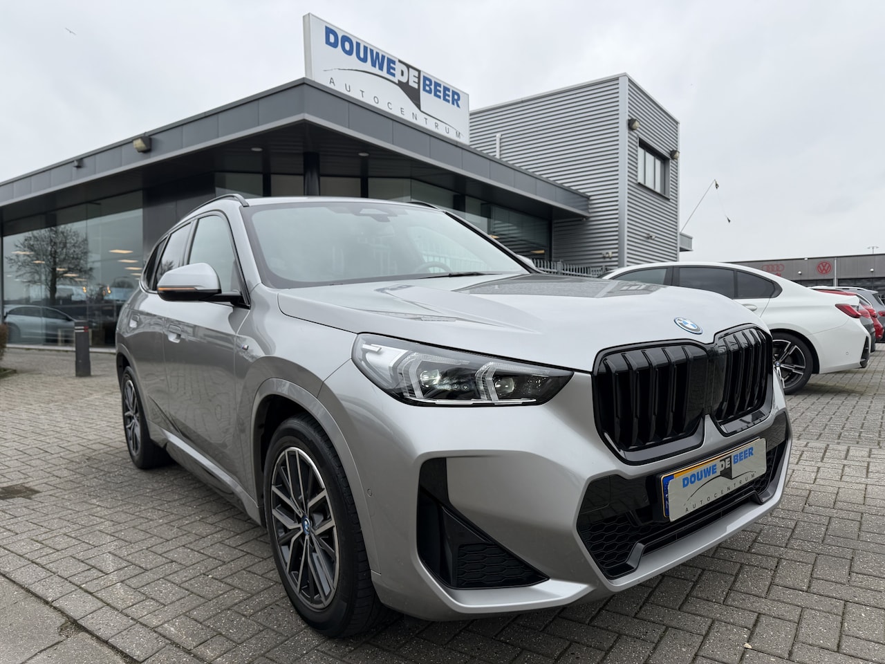 BMW X1 - xDrive25e M sport Premium camera, leer, LED, - AutoWereld.nl