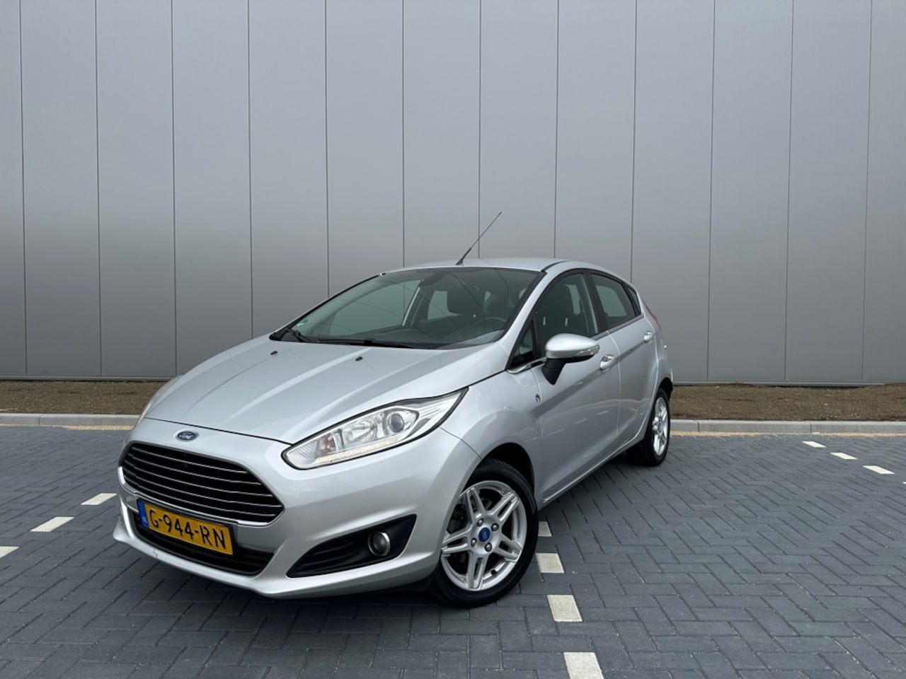 Ford Fiesta - 1.0 Titanium | Nieuwe Distributieriem | Airco | APK - AutoWereld.nl