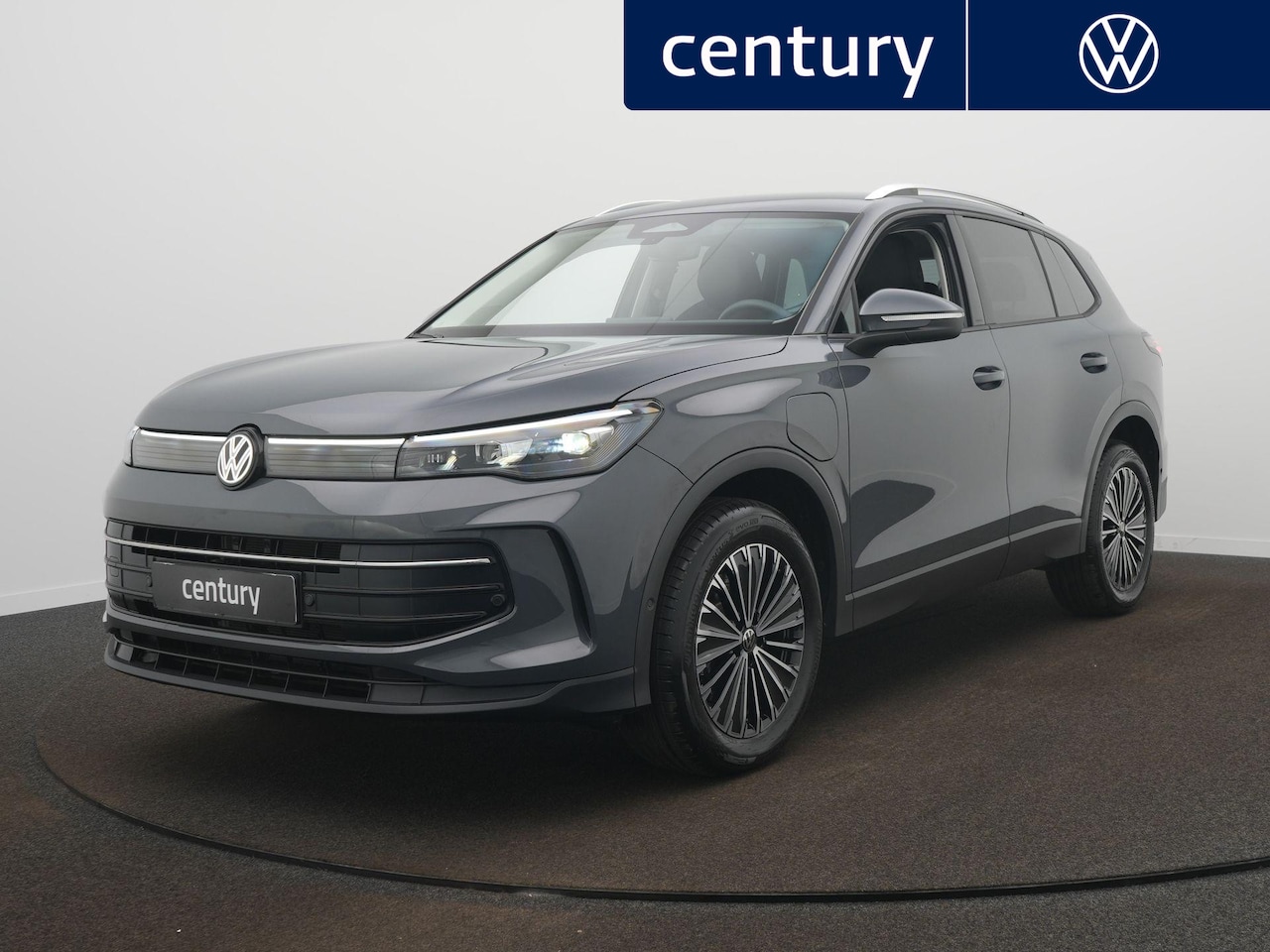 Volkswagen Tiguan - 1.5 eHybrid Life Edition Automaat l Apple Carplay/Android Auto l Trekhaak l Stoel/Stuurver - AutoWereld.nl