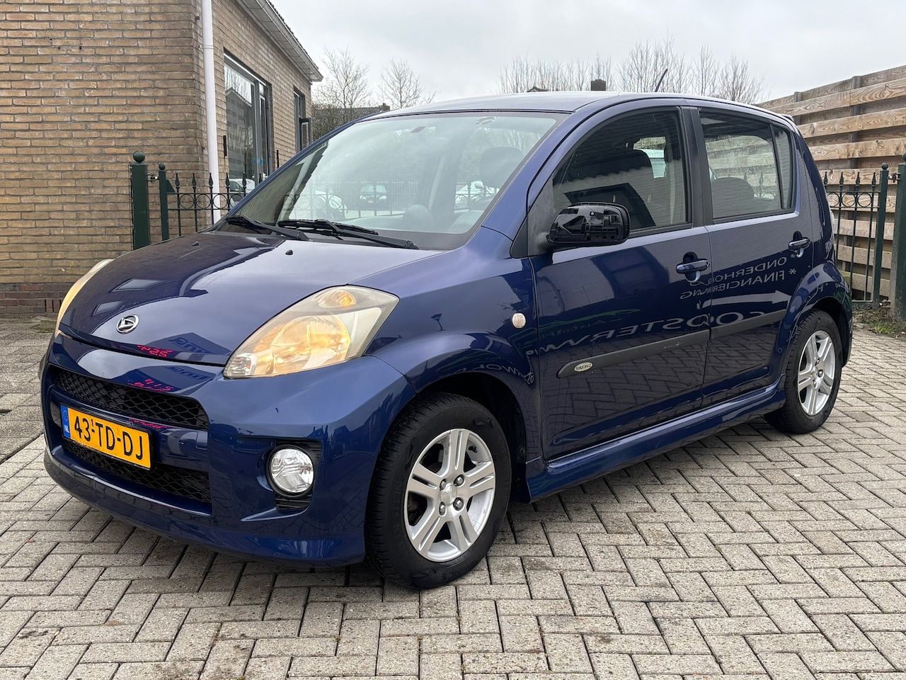 Daihatsu Sirion 2 - 1.3-16V Comfort | 5drs | airco | trekhaak | apk | - AutoWereld.nl