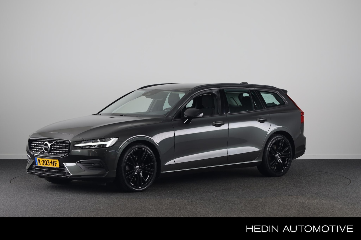 Volvo V60 - 2.0 B3 Momentum | R Design | Bliss | All-season | Carplay - AutoWereld.nl